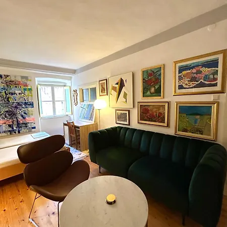 Divina Apartment *